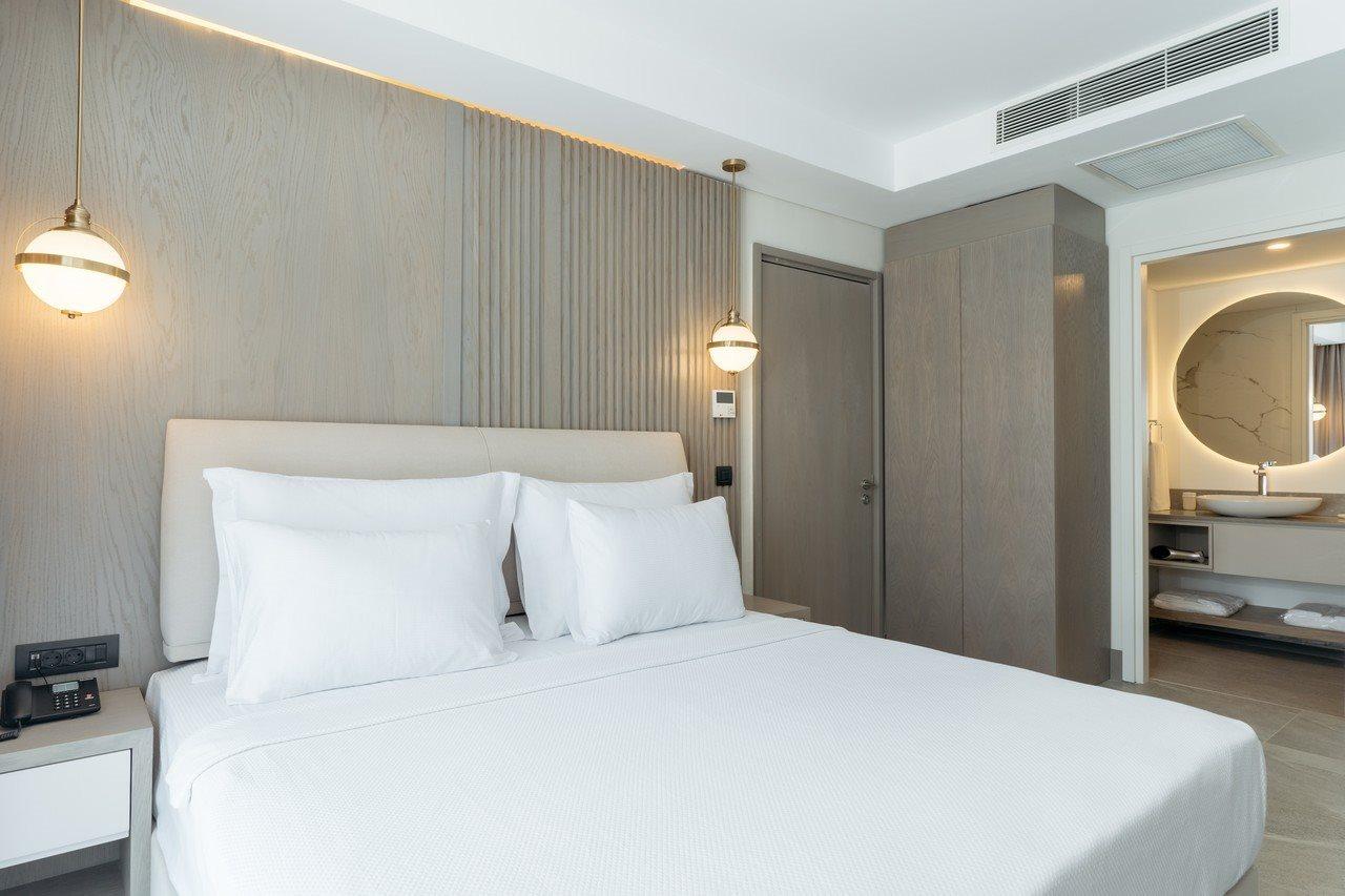 Astrid Hotel Gumusluk Bagian luar foto